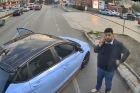 Kadın şoförün kullandığı otobüsün önünü kesen genç, "maganda" ilan edilmesine tepki gösterdi