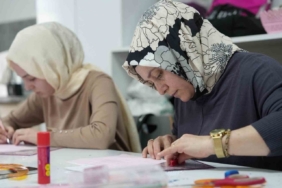 Kadınlar hem öğreniyor hem aile bütçelerine katkı sağlıyor