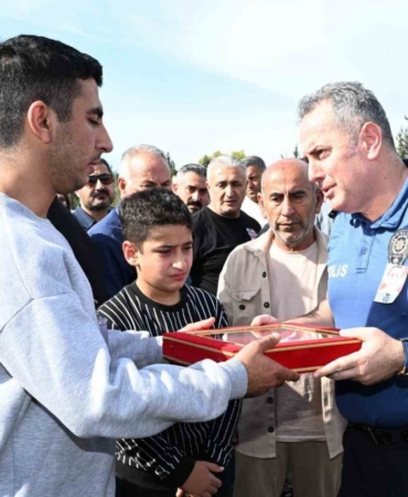 Kalp krizi geçiren polis memuru son yolculuğuna uğurlandı