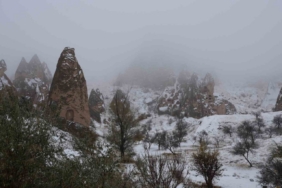 Kar Kapadokya’ya çok yakıştı