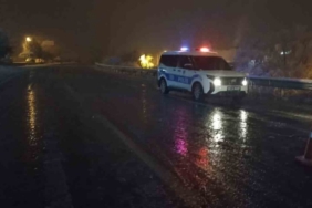 Kar ve tipi etkisini artırdı, kara yolları trafiğe kapatıldı