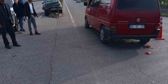 Karacabey’de iki otomobil çarpıştı: 2 yaralı
