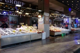 Karadeniz son 35 yılın en bereketli hamsi sezonunu yaşıyor