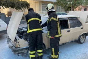 Karaman’da alev alan Fiat Tofaş’ı vatandaşlar söndürdü