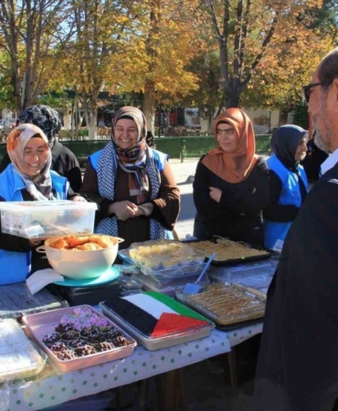 Karaman’da Gazze yararına hayır çarşısı düzenlendi