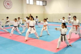 Karate Kış Okulu 3. Grup çalışmaları sürüyor