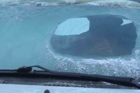 Kars eksi 13’ü gördü: Araç camları buz tuttu