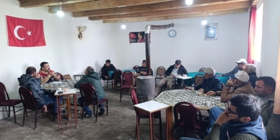 Kars’ta buzağı kayıplarının önüne geçmek için üreticilere eğitim veriliyor