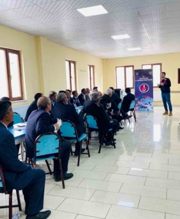 Kars’ta jandarmadan siber farkındalık eğitimi