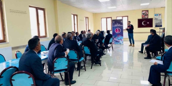 Kars’ta jandarmadan siber farkındalık eğitimi