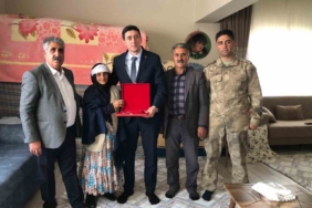 Kaymakam Erdoğan’dan şehit ailesine ziyaret