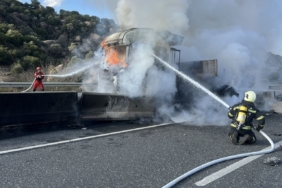 Kaza yapan tır alevlere teslim oldu