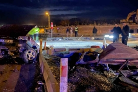 Kazada Tofaş ikiye ayrıldı: 2 yaralı