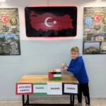 Kendisi küçük, kalbi büyük