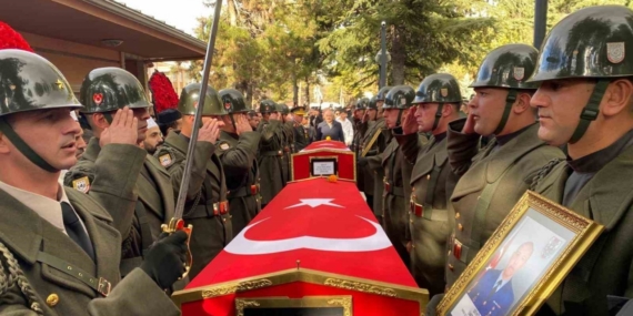 Kıdemli Başçavuş İnce ve Uzman Çavuş Dolapci, Cebeci Askeri Şehitliği’nde toprağa verildi