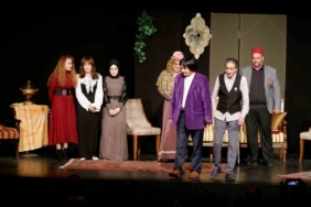 Kılıbık Hayrullah sahne aldı