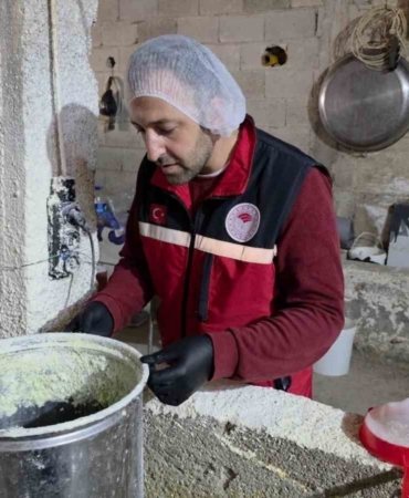 Kilis’te kaçak süt ürünü üretimi yapan işletmeye 315 bin TL ceza