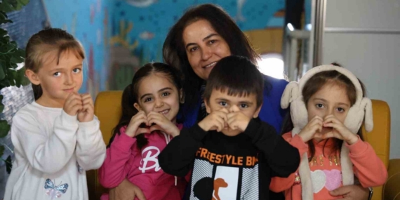 Kırşehir’de yılın öğretmeni seçilen Gülsen Arıcı Güvenç: "Eğitim anaokulunda başlar"