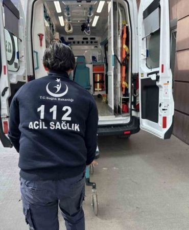 Kız çocuğu silahı temizlerken kazara kendini vurdu