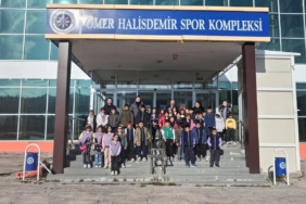 Köy okullarında ki öğrenciler sinema ile tanıştı