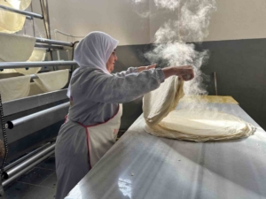 Küçük bir dükkanda başlamışlardı şimdi tonlarca yufka üretiyorlar