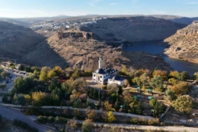 Kur’an-ı Kerim’de ismi geçen peygamberlerin kabirlerinin olduğu ilçe yılda 1 milyon ziyaretçi ağırlıyor