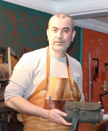 Kurumsal hayatı bırakıp huzuru, açtığı deri atölyesinde buldu