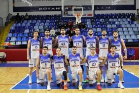 Kütahya Belediyespor, namağlup unvanını korudu