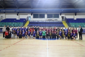 Kütahya’da ’Okullar Arası Genç Kızlar Hentbol’ müsabakaları sona erdi