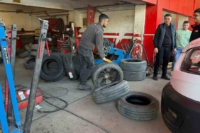 Lastikçilerde kış yoğunluğu: Sürücüler kış lastiği değişimi için akın ediyor