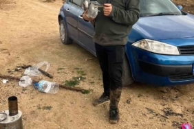 Mahsur kalan mavi balıkçıl kuşunu doğa gezisine çıkan gençler kurtardı