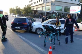 Malatya iki otomobil çarpıştı: 1 yaralı