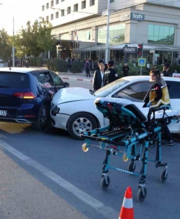 Malatya iki otomobil çarpıştı: 1 yaralı