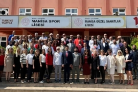 Manisa’da Öğretmenler Günü’nde öğretmenler sahneye çıkacak