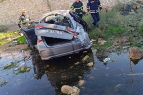 Mardin’de otomobil dere yatağına devrildi: 1 ölü, 2 yaralı