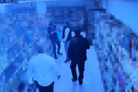 Markette "şeker dökme" diye uyarınca darbedildi: O anlar kamerada