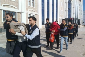 Masaj salonlarına fuhuş operasyonunda 6 kişi tutuklandı