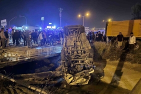 Mersin’de 10 kişinin yaralandığı kaza anı kamerada