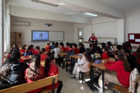 Mersin’de jandarmadan öğrencilere siber farkındalık semineri