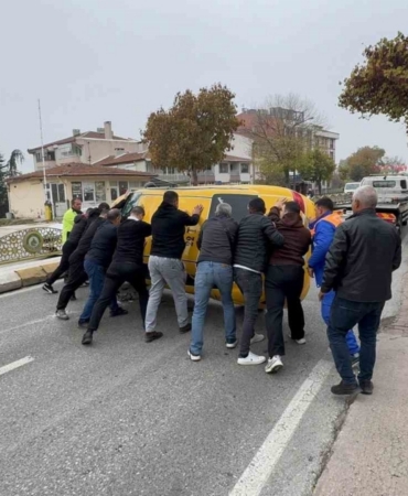 Metrelerce sürüklendi, emniyet kemeriyle hayatta tutundu