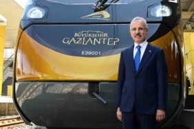 Milli Banliyö Tren Seti Projesi kapsamında üretilen dördüncü tren seti Gaziantep Büyükşehir Belediyesi’ne ulaştı