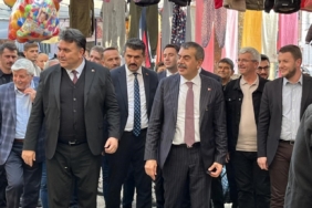 Milli Eğitim Bakanı Tekin, Havran’a sürpriz ziyaret gerçekleştirdi