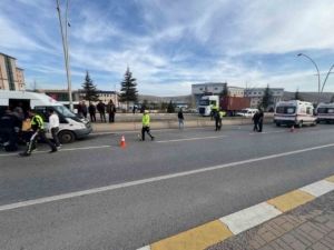 Minibüsün çarptığı yaşlı adam kurtarılamadı