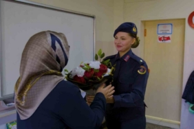 Minik Sırma büyüdü teğmen oldu: Bayburt jandarmadan duygulandıran ’Öğretmenler Günü’ mesajı