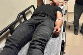 Motosiklet devrildi: 2 yaralı