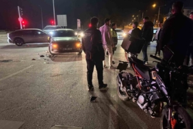 Motosiklet ile otomobil çarpıştı: 1 yaralı