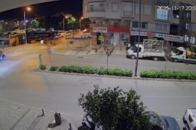 Motosikletli aracın üstünden takla atarak uçtu