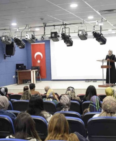 Muş’ta "Çocukluk Çağı Travmaları ve Mücadele" konulu eğitim düzenlendi