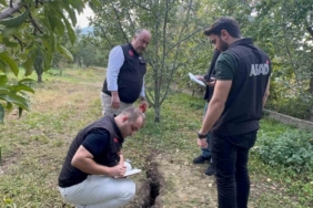 Obrukların oluştuğu, duvarların çatladığı Eğirdir’de AFAD incelemeleri sürüyor