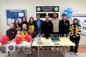 Öğrenci toplulukları stantlarda çalışmalarını tanıttı